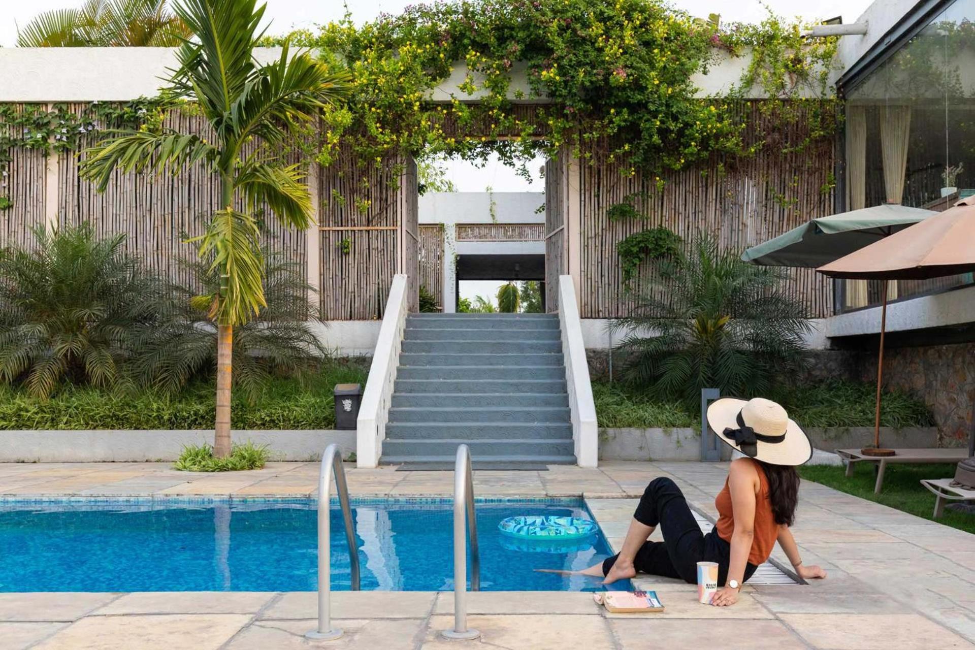 Open House By Stayvista - Nestled In Nature, Featuring A Swimming Pool & Expansive Lawn For A Serene Retreat Shikrapur 외부 사진